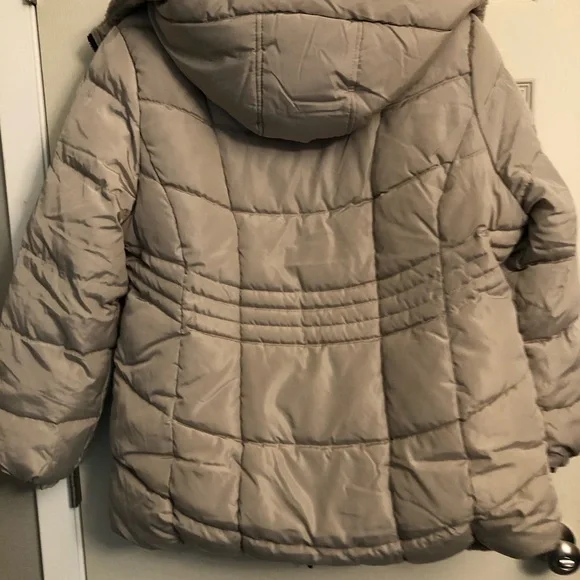 Women's Beige Puffer Jacket with Faux Fur Collar - Picture 2 of 6